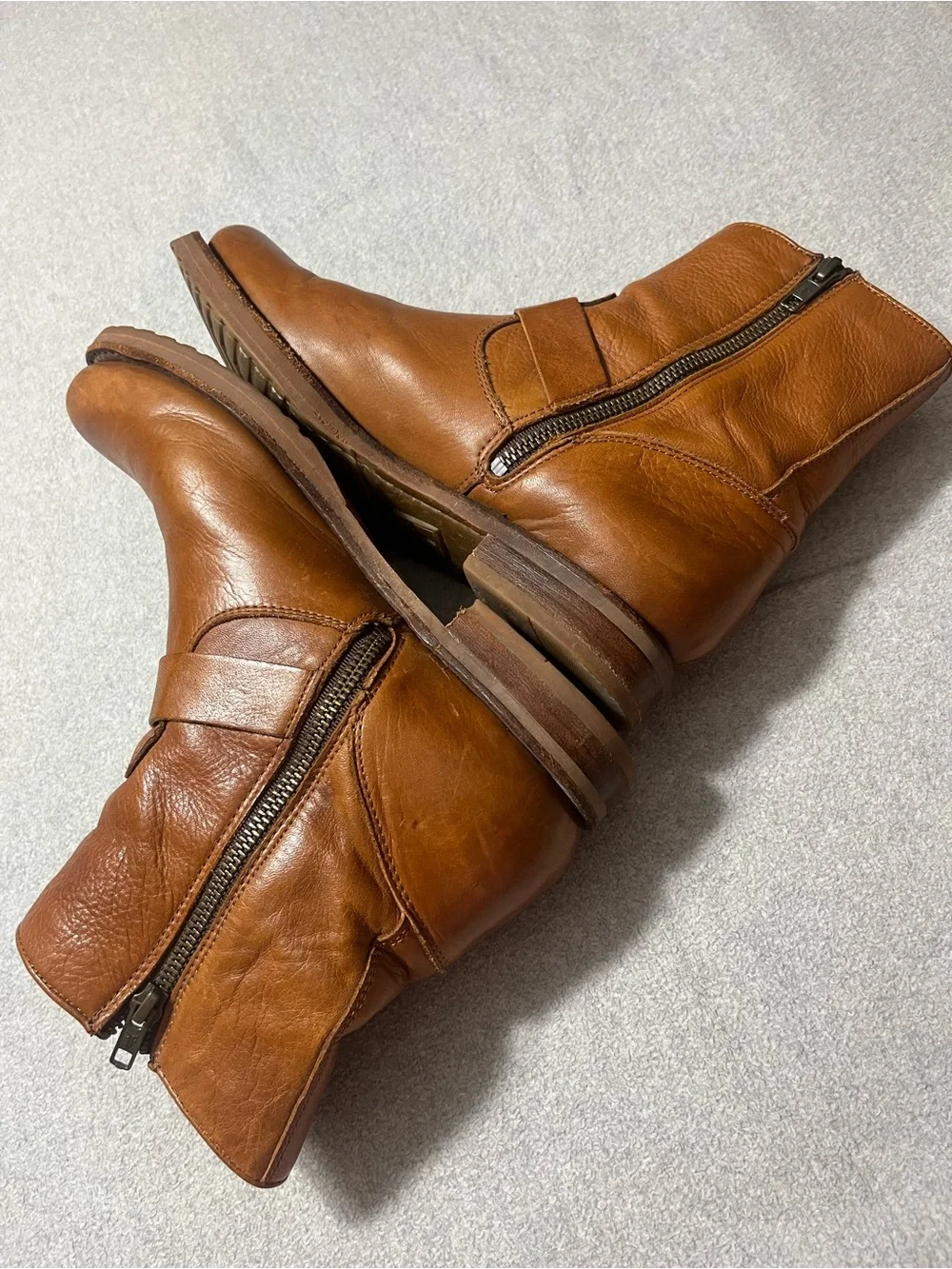 Frye premium cognac